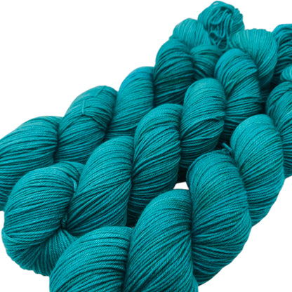 Merino High Twist 4fach semisolid Cayman Isle Green 100g