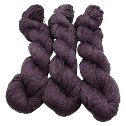 Merino High Twist 4fach semisolid Aubergine 100g